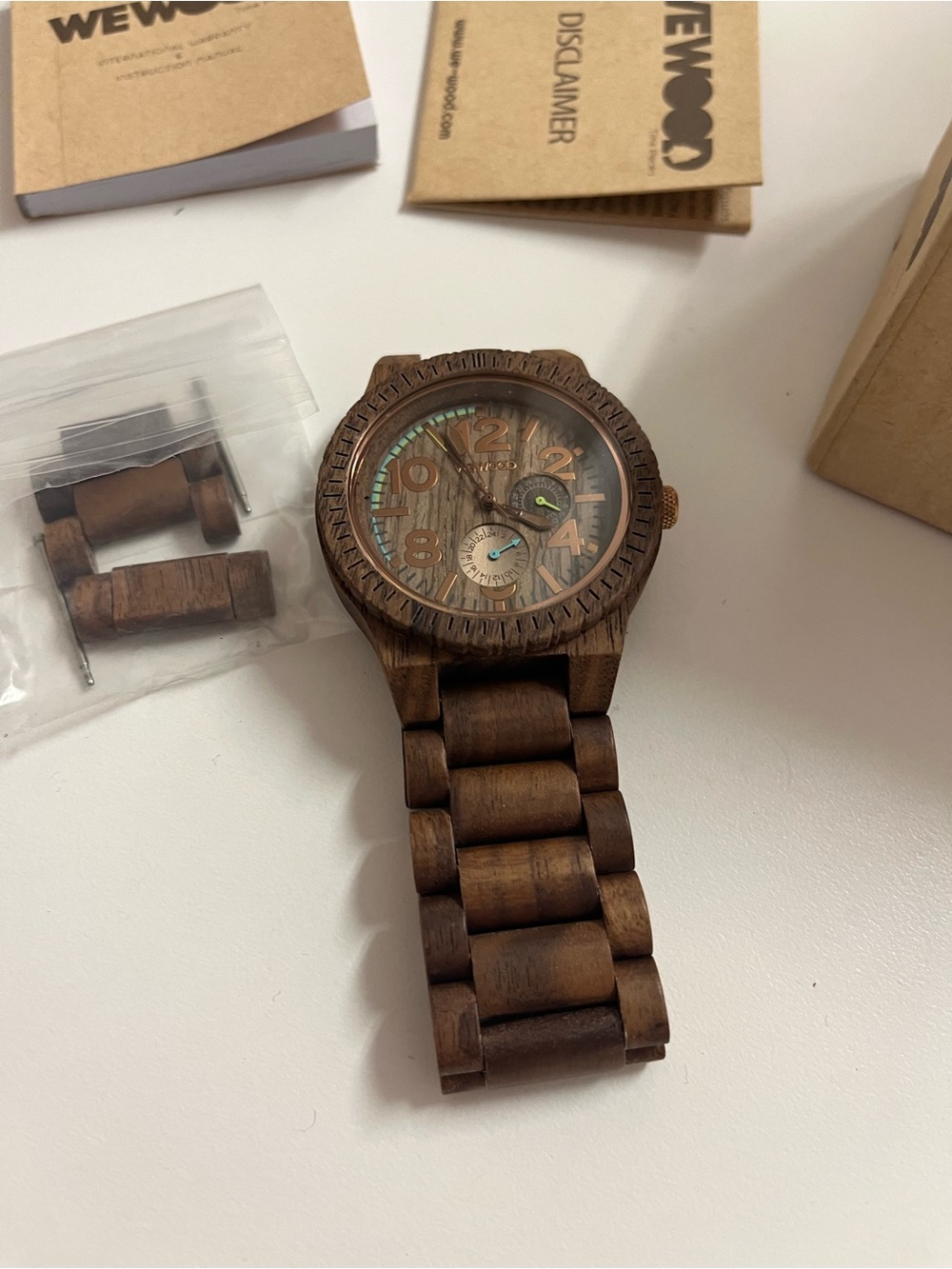 Wewood Wooden walnut Watch - box links and manual included - Picture 5 of 16